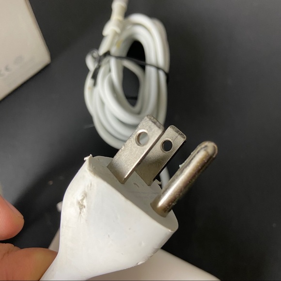 60w MagSafe Power Adapter Genuine Apple - Picture 4 of 11